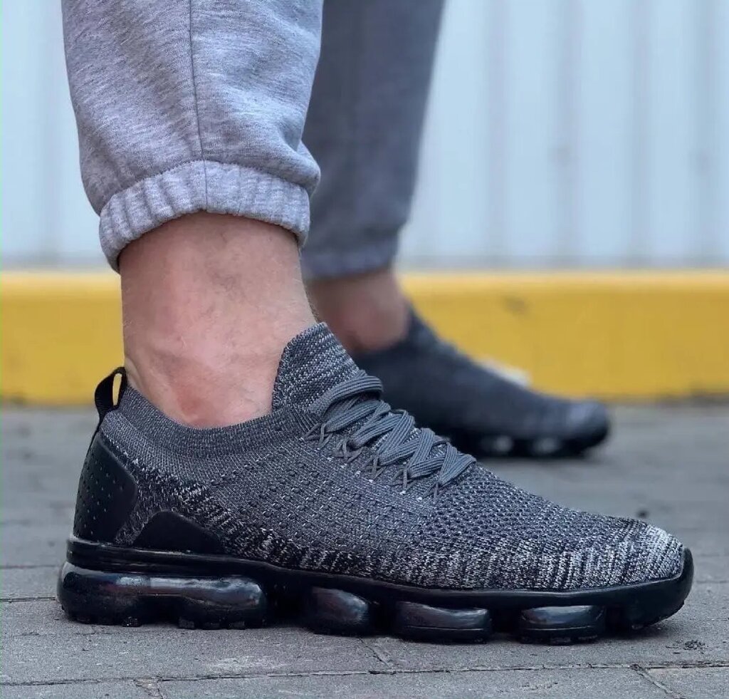 Кросівки в стилі N! ke VaporMax Сірі Чоловічі Чорні (розміри: 42,45) - 801 від компанії Магазин "Astoria-gold" - фото 1