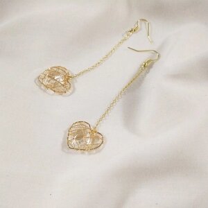 Сережки Collection "Серце" на ланцюжку колір золото з кристалом в середині