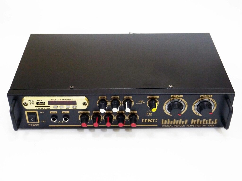 Підсилювач звуку UKC AV-106BT USB + КАРАОКЕ 2мікрофона від компанії Магазин "Astoria-gold" - фото 1