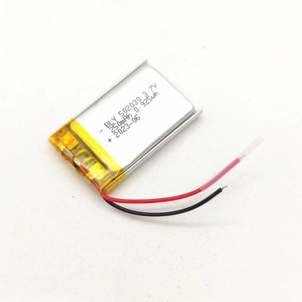 Універсальна літій — полімерна батарея 502030 250mAh 3.7 v для іграшок, навушників Bluetooth від компанії Магазин "Astoria-gold" - фото 1