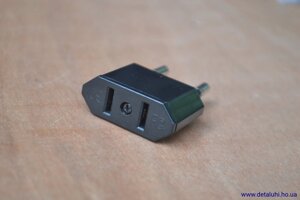 Адаптер мережевої вилки з американської на європейську