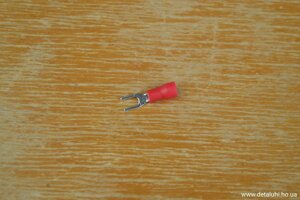 Кабельний наконечник у вигляді вилки з ізоляцією RV1.25-4 - червоний