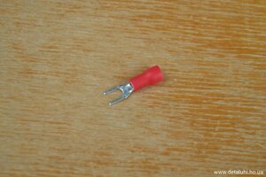 Кабельний наконечник у вигляді вилки з ізоляцією RV1.25-3 - червоний