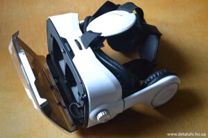 Очки виртуальной реальности с наушниками к смартфону + манипулятор