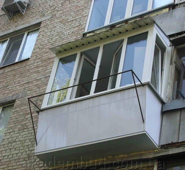 Балкон Rehau Euro 60 з двокамерним склопакетом від компанії Інтернет-магазин металопластикових вікон - фото 1