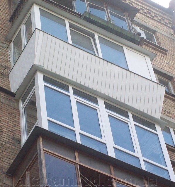 Балкони «під ключ» в Києві. Балкони склити недорого від компанії Інтернет-магазин металопластикових вікон - фото 1