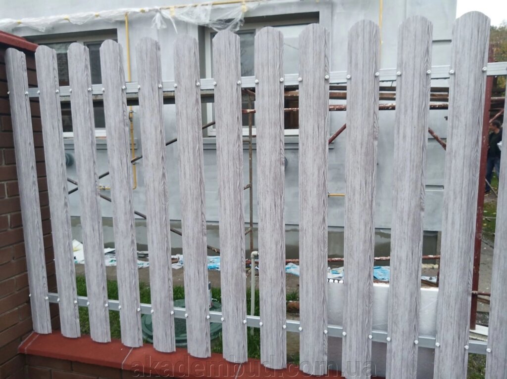 Металевий паркан Принтек 0,4 мм глянець, 3Д від компанії Інтернет-магазин металопластикових вікон - фото 1
