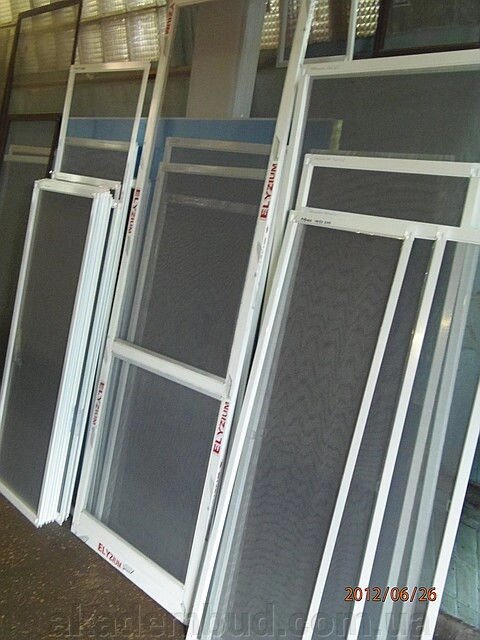 Москітна сітка на алюмінієві вікна від компанії Інтернет-магазин металопластикових вікон - фото 1