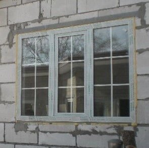Металлопластиковое окно Salamander со шпроссами. Вікна Київ. Ціни на вікна Київ