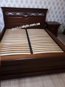 Дубова двоспальне ліжко Елеонора з різьбленням