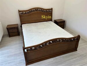 Двоспальне дерев'яне ліжко Емілія з різьбленням і дві тумби