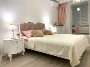 Двоспальне дерев'яне ліжко Букет на ніжках Прованс стиль