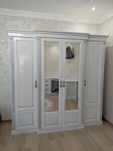 Біла гардеробна шафа для одягу Аліса з дерева