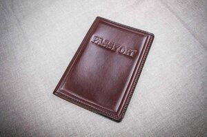 Кожаная обложка на паспорт Имидж коричневая 06-003