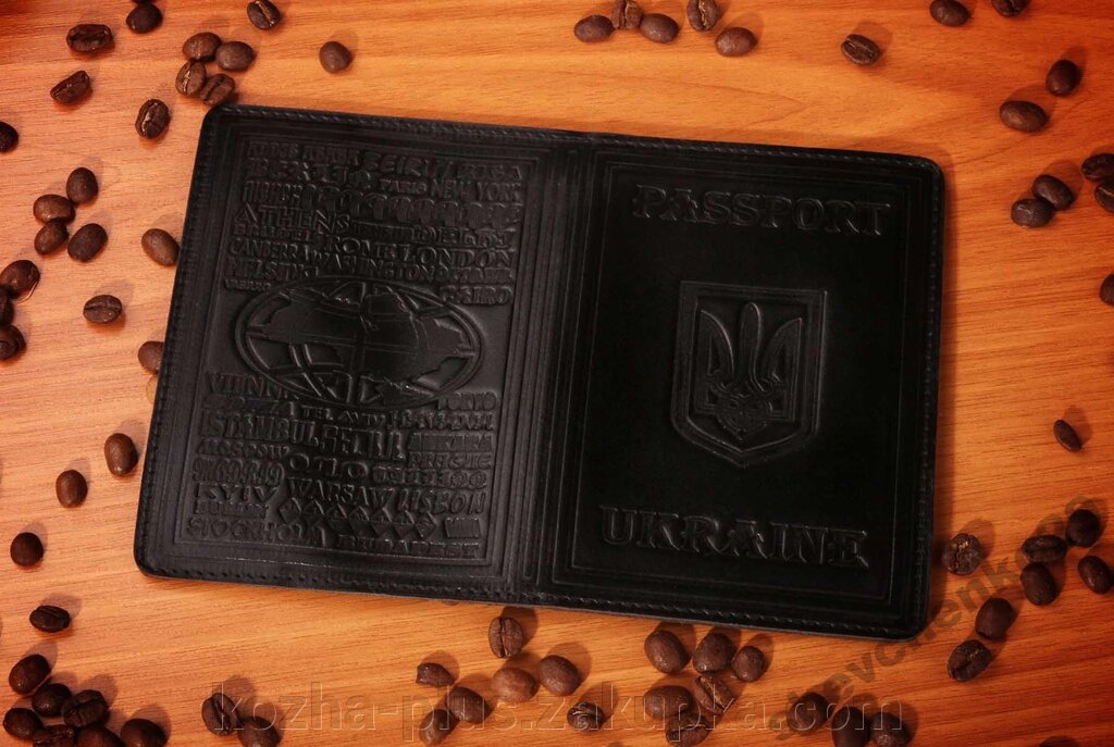 Шкіряна обкладинка на паспорт від компанії ФОП Шевченко - фото 1