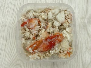 М'ясо крабів салату