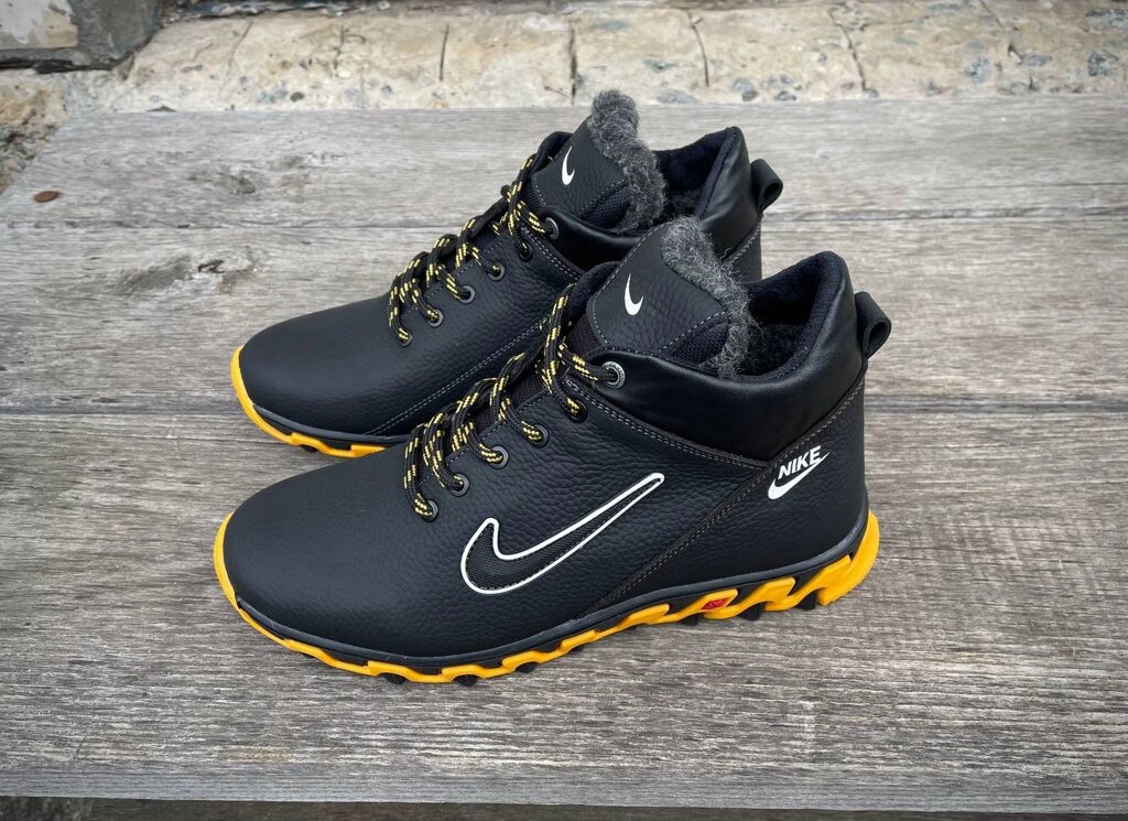 Чоловічі шкіряні зимові кросівки Nike N 229 чорні з жовтим - наявність