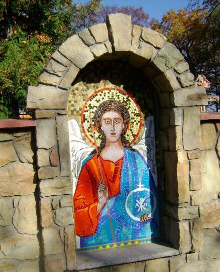 Арочні ікони з мозаїки на замовлення від компанії Церковна крамниця "Покрова" - церковне начиння - фото 1