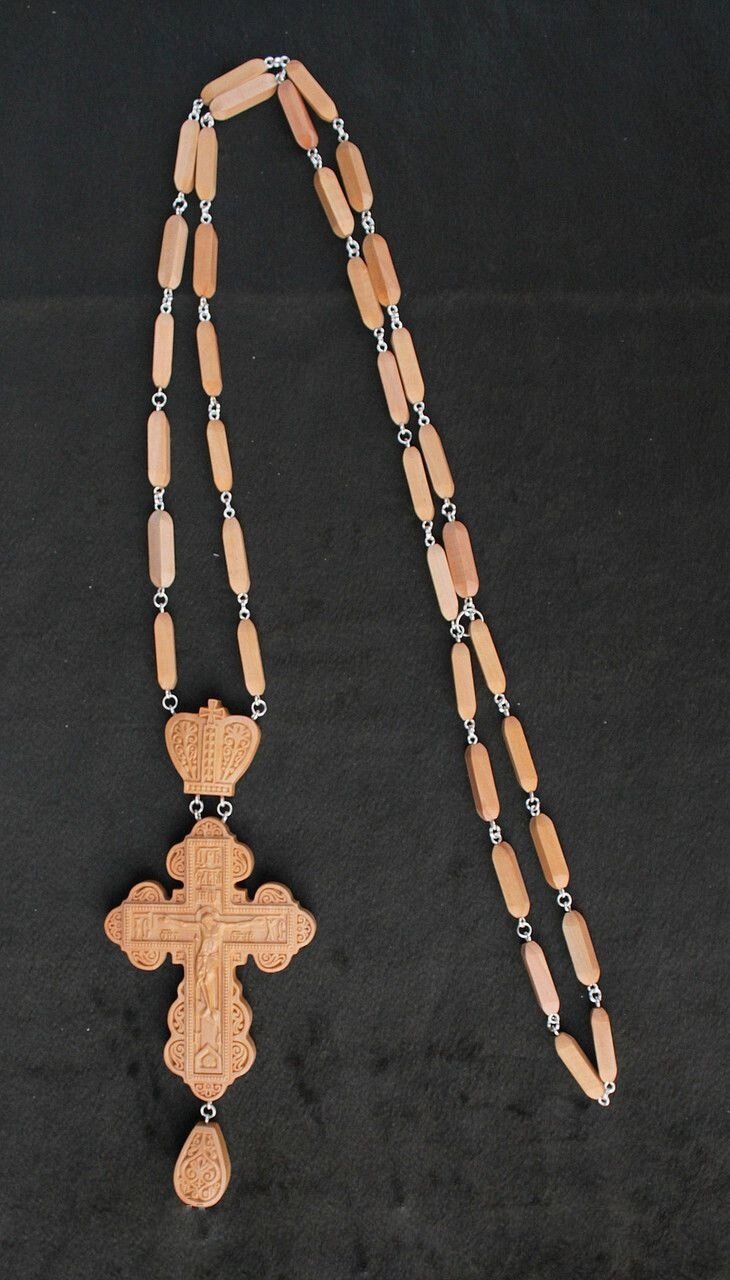 Церковний хрест наперсний з груші різьблений від компанії Церковна крамниця "Покрова" - церковне начиння - фото 1