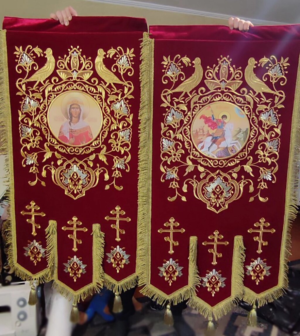 Хоругви з вишивкою червоні "Варвара і Георгій" 120 х 60см від компанії Церковна крамниця "Покрова" - церковне начиння - фото 1