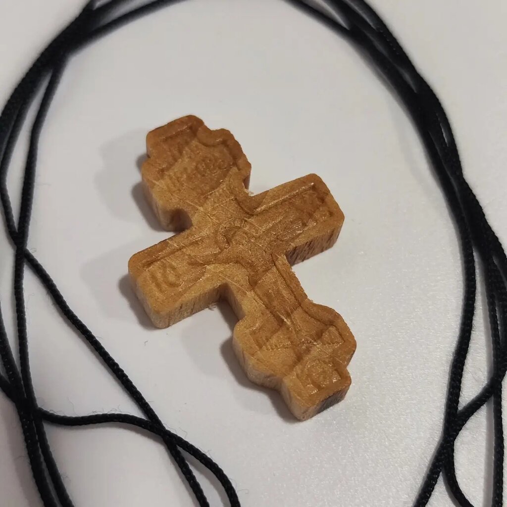Хрест дерев'яний зі шнурком в комплекті від компанії Церковна крамниця "Покрова" - церковне начиння - фото 1