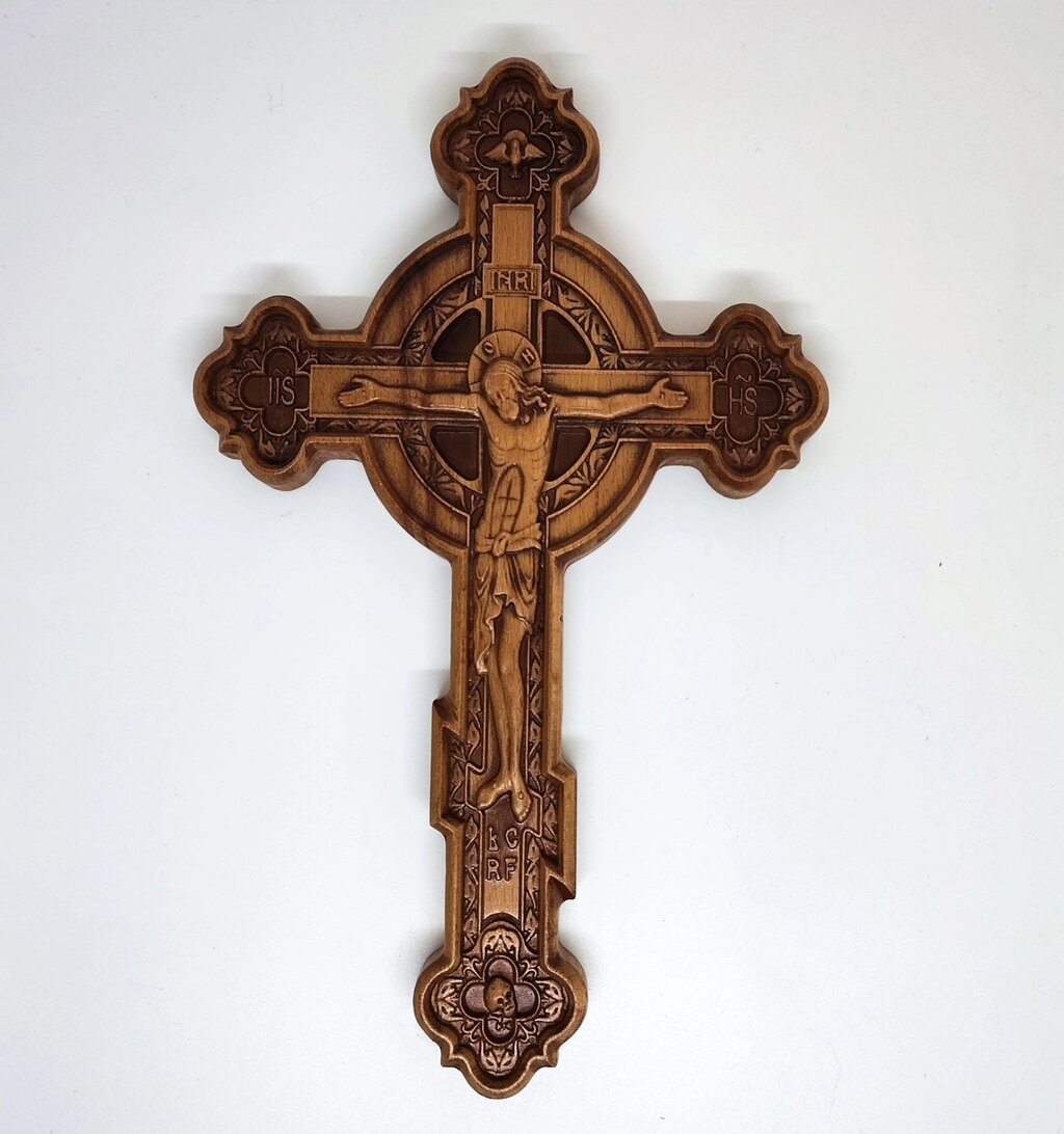 Хрест розп'яття різьблене з бука 29x18 см від компанії Церковна крамниця "Покрова" - церковне начиння - фото 1