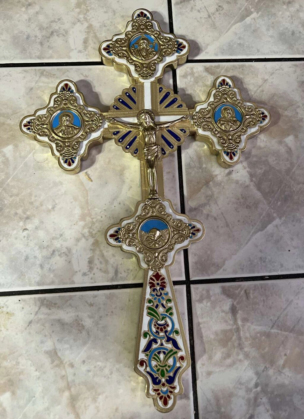Хрест в руку з емаллю службовий великий від компанії Церковна крамниця "Покрова" - церковне начиння - фото 1