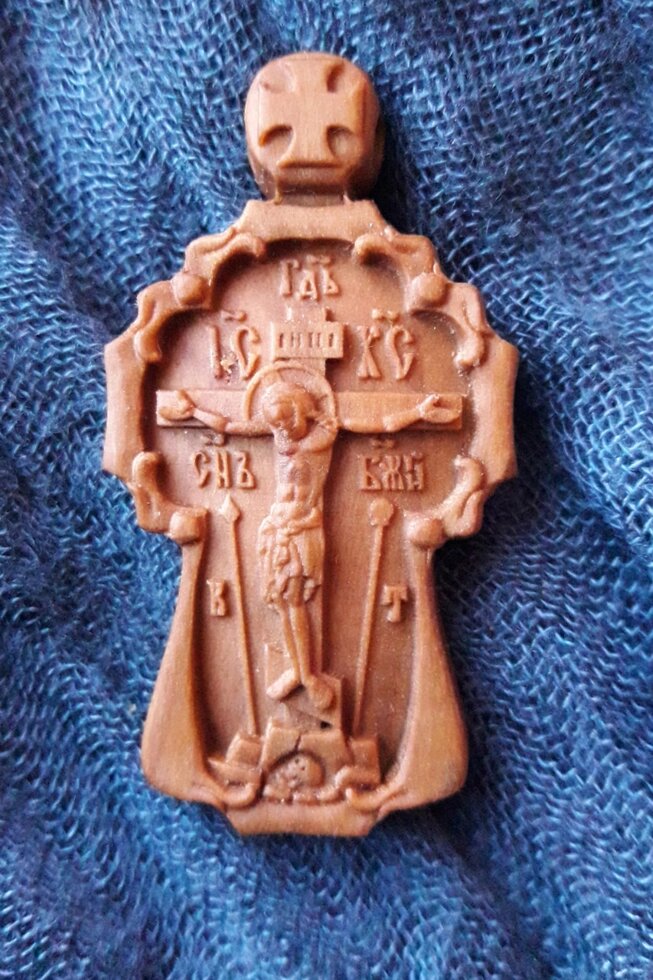 Християнський хрест Натільний з різьбленої груші # 115 від компанії Церковна крамниця "Покрова" - церковне начиння - фото 1