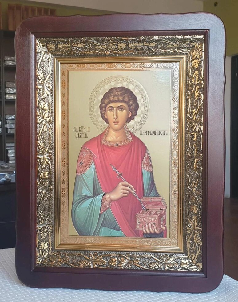 Ікона Пантелеймона цілителя, кіот 32x42см від компанії Церковна крамниця "Покрова" - церковне начиння - фото 1