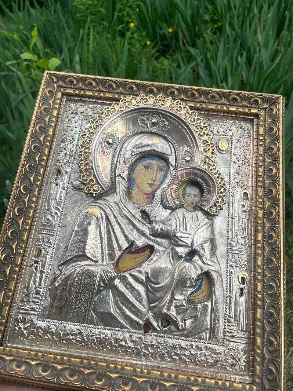 Ікона Пресвятої Богородиці "Одигитрія" з посрібленням и золоченням ризи від компанії Церковна крамниця "Покрова" - церковне начиння - фото 1