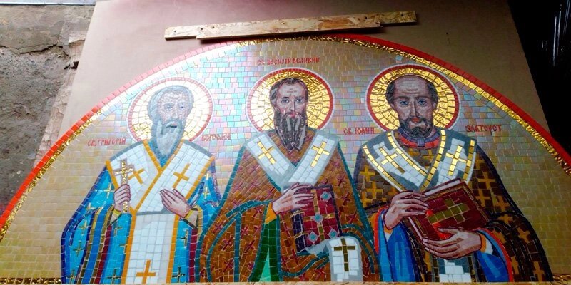 Ікона Три Святітелі Із мозаїки від компанії Церковна крамниця "Покрова" - церковне начиння - фото 1