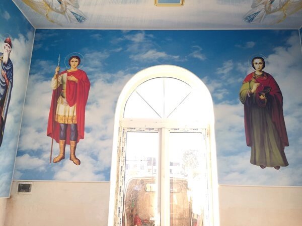 Ікони Святих на стінах храму від компанії Церковна крамниця "Покрова" - церковне начиння - фото 1