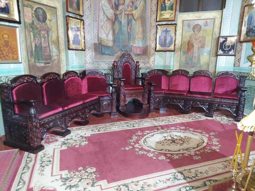 Комплект меблів для храму від компанії Церковна крамниця "Покрова" - церковне начиння - фото 1