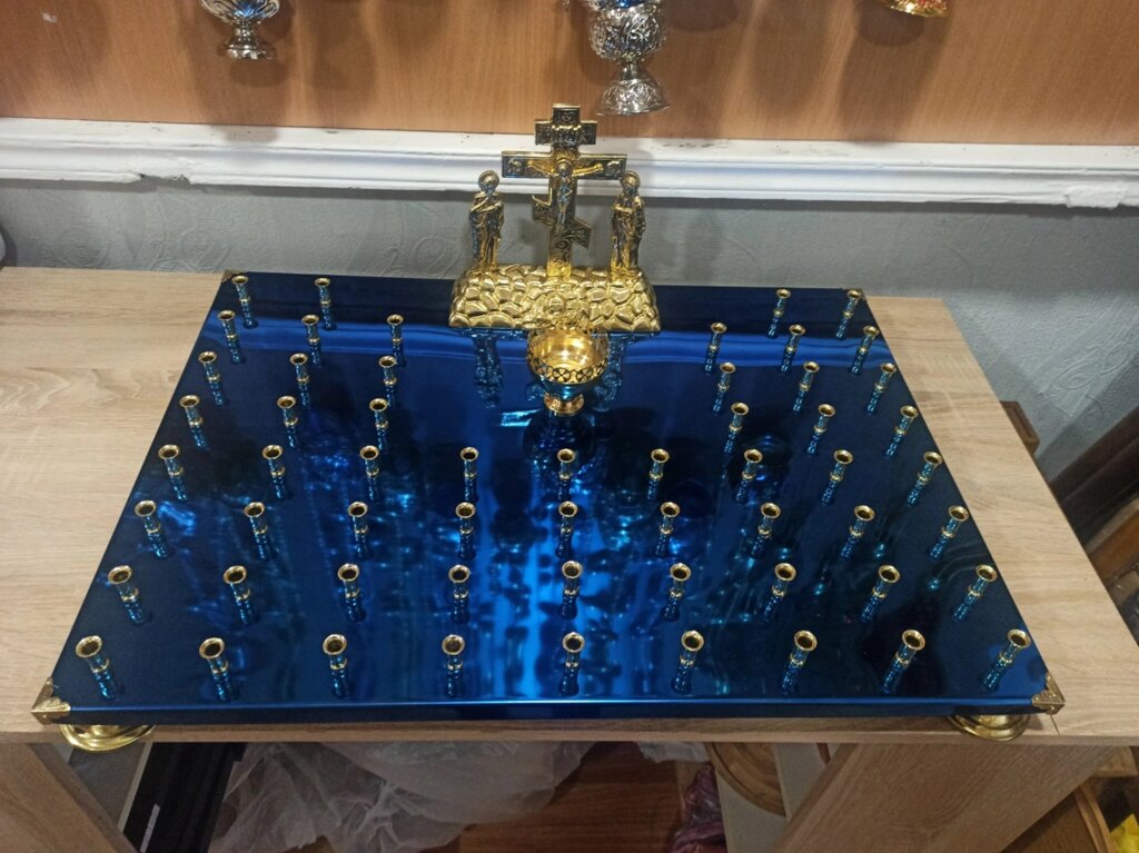 Кришка панахідного столу на 58 свічок з Голгофою від компанії Церковна крамниця "Покрова" - церковне начиння - фото 1