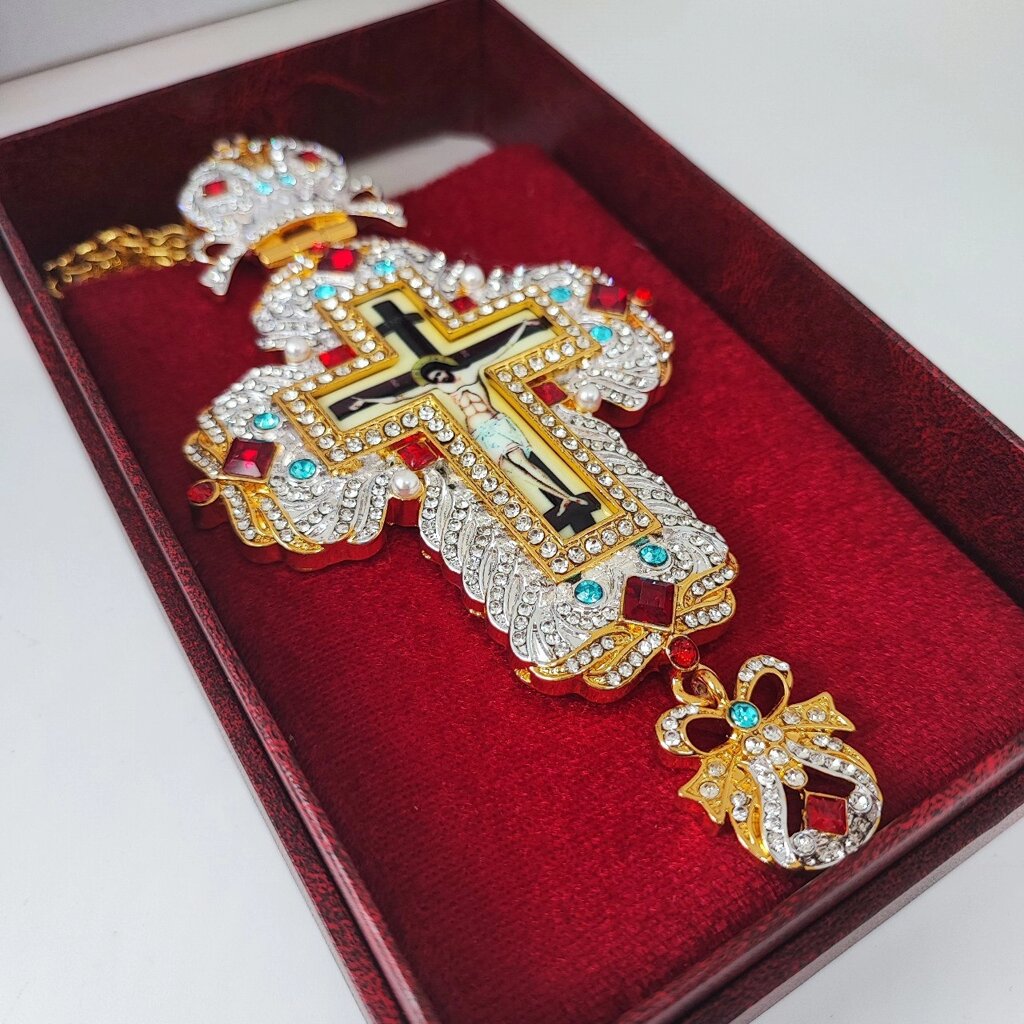 Наперсний хрест із червоним/білим камінням і золотою цепочкою від компанії Церковна крамниця "Покрова" - церковне начиння - фото 1