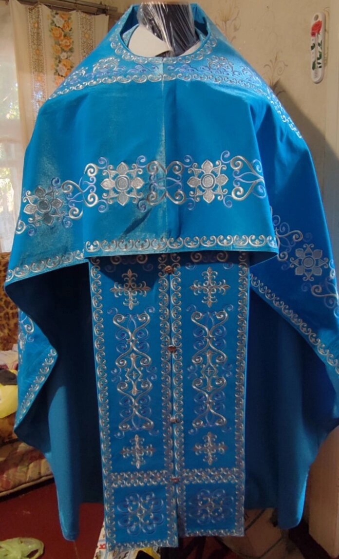 Одяг духовенства з покрівцями і воздухом з вишивкою на замовлення від компанії Церковна крамниця "Покрова" - церковне начиння - фото 1