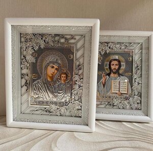 Ікони в білому кіоті з дерева для весілля, Спасителя та Пресвятої Діви Марії.