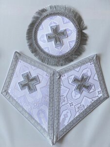 Серветки під срібло під хрест і чашу з парчі. Розмір ромба 41,5х25