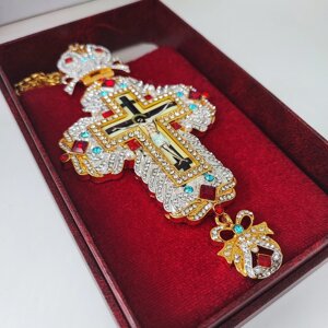 Наперсний хрест із червоним/білим камінням і золотою цепочкою