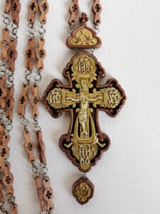 Православний хрест наперсний з дуба різьбленого з каменем # 524