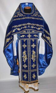 Одяг для священика з оксамити в майстерні з пошиття одягу