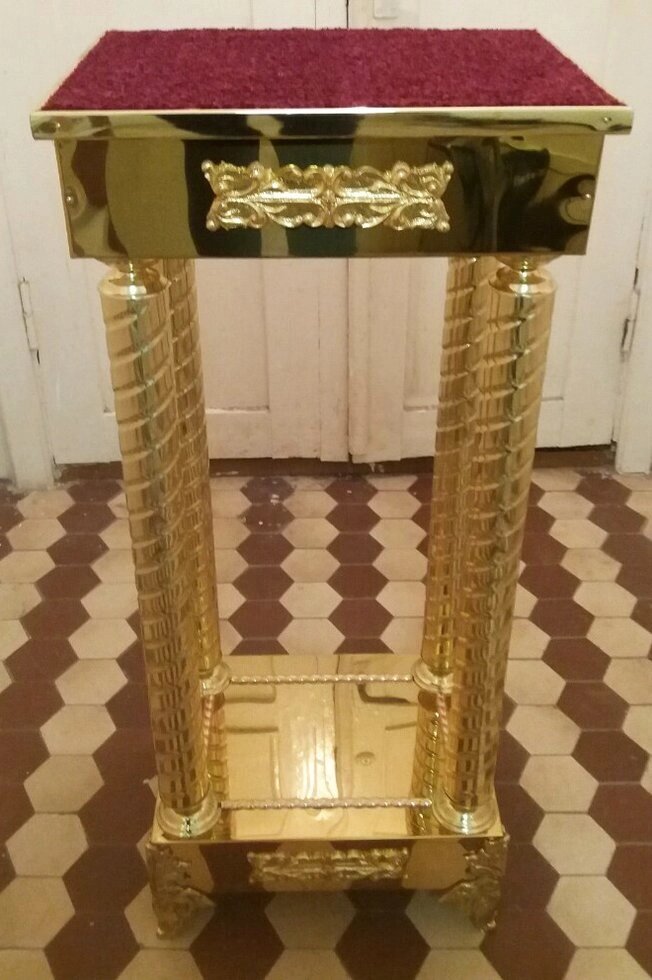 Підставка на колонах під ковчег-мощевик від компанії Церковна крамниця "Покрова" - церковне начиння - фото 1