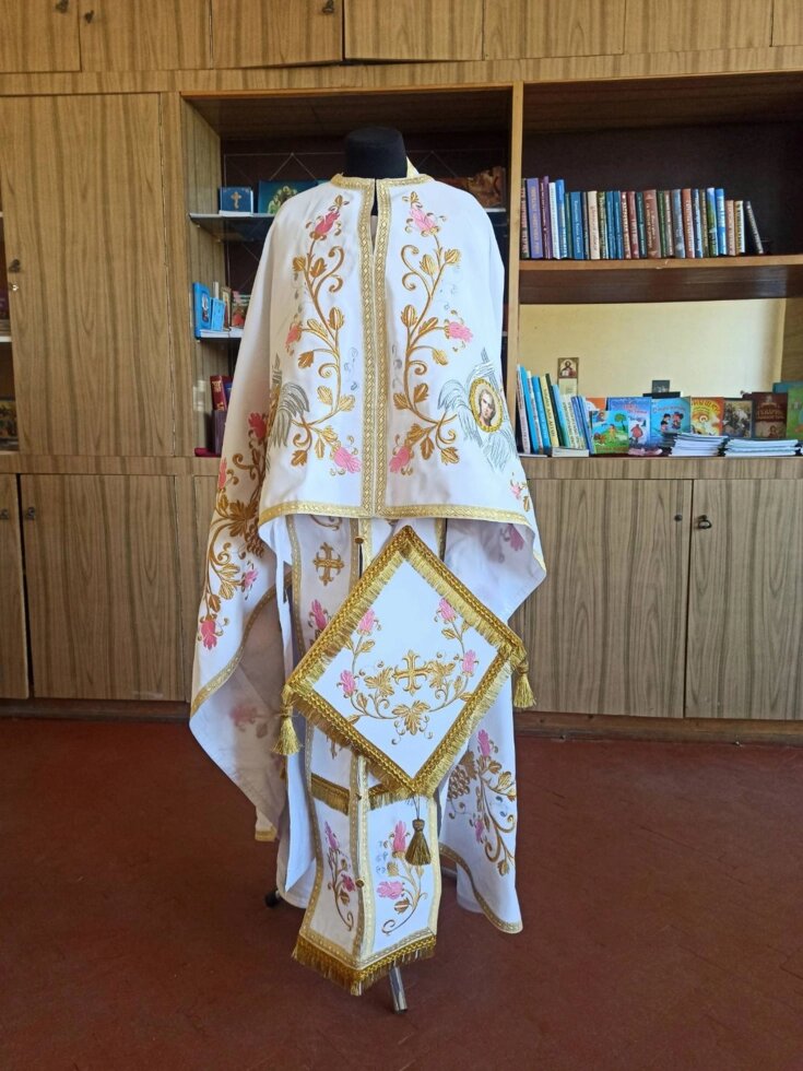 Верхнє облачення для священика з оксамити (на замовлення) від компанії Церковна крамниця "Покрова" - церковне начиння - фото 1