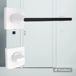 Комплект 1 Ручка на квадратній розетці TRION ЦАМ RADIANT 49 White+Black