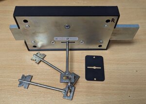 Замок гаражний Кіров Grandlock це аналог замків Кіров ЗГЦ