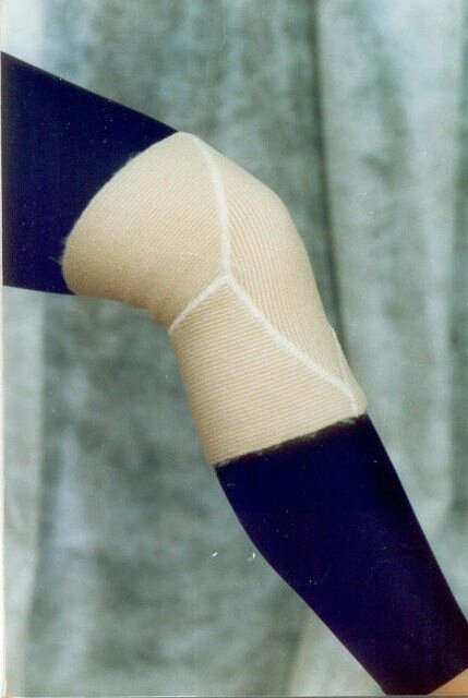 Бандаж на колінний суглоб (розміри 1 і 4) від компанії Med-oborudovanie - фото 1