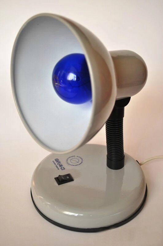 Рефлектор Синя лампа Kvartsiko-СЛ-60 База Настільна (рефлектор Мініна) від компанії Med-oborudovanie - фото 1