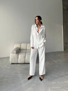 Базовий жіночий брючний костюм (штани + сорочка) білий