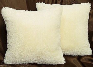 Подушка з довгим ворсом молочна (50х50)