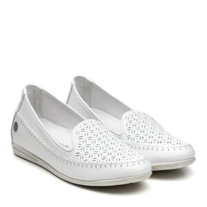 Туфлі білі з дірочками жіночі шкіряні на плоскій підошві, літні, без каблука, зручні 38